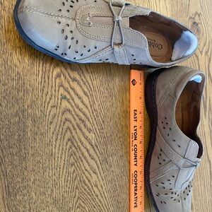 Cobb Hill by New Balance Tan Flats with Moccasin Design